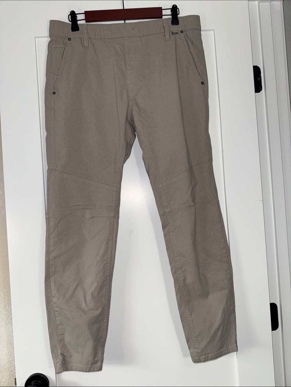 ProJek Raw Men's Slim Travel Hiking Joggers khaki sz Large 34x28.5” Gorpcore